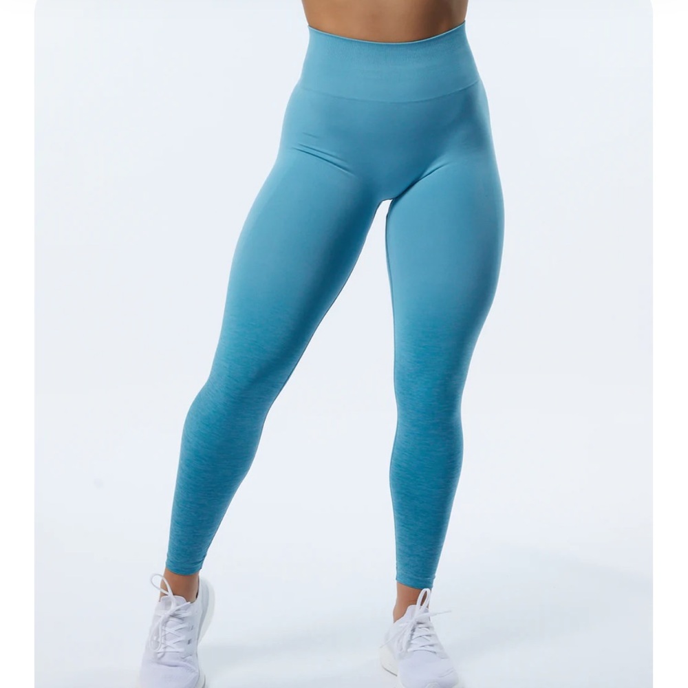 Size medium alphalete amplify leggings